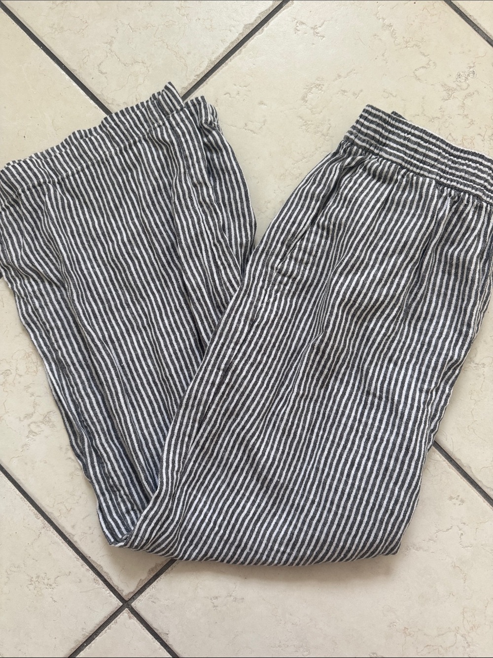 Old Navy Black/Gray & White Striped Drawstring Pants